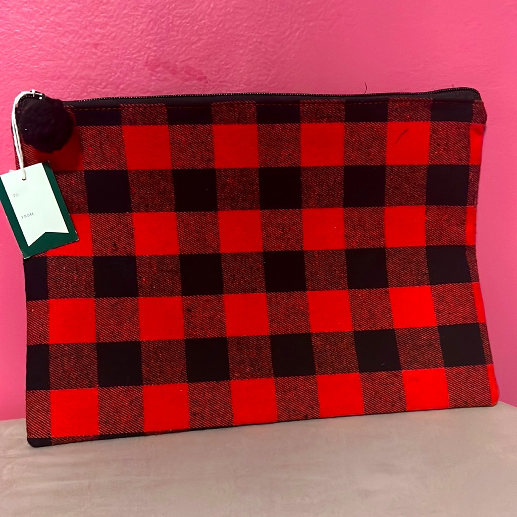 Brand New Red  Blk Buffalo Plaid Zip Clutch W Blk Pom Pom